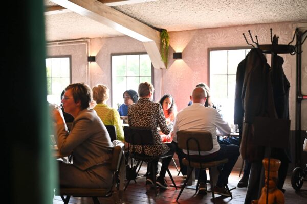 Proef de gezellige sfeer bij cafe restaurant De Veensteker in Vinkeveen Proef de gezellige sfeer bij cafe restaurant De Veensteker in Vinkeveen